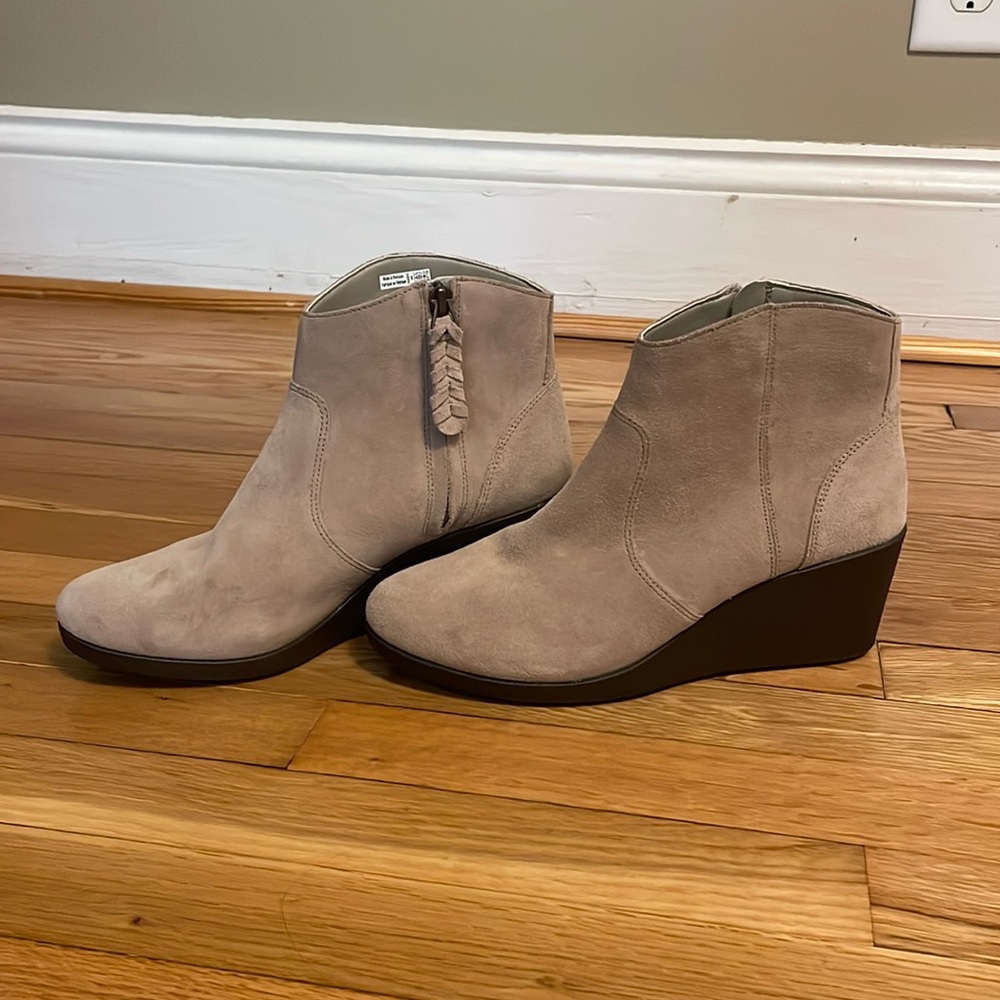 Croc Wedge Bootie size 9.